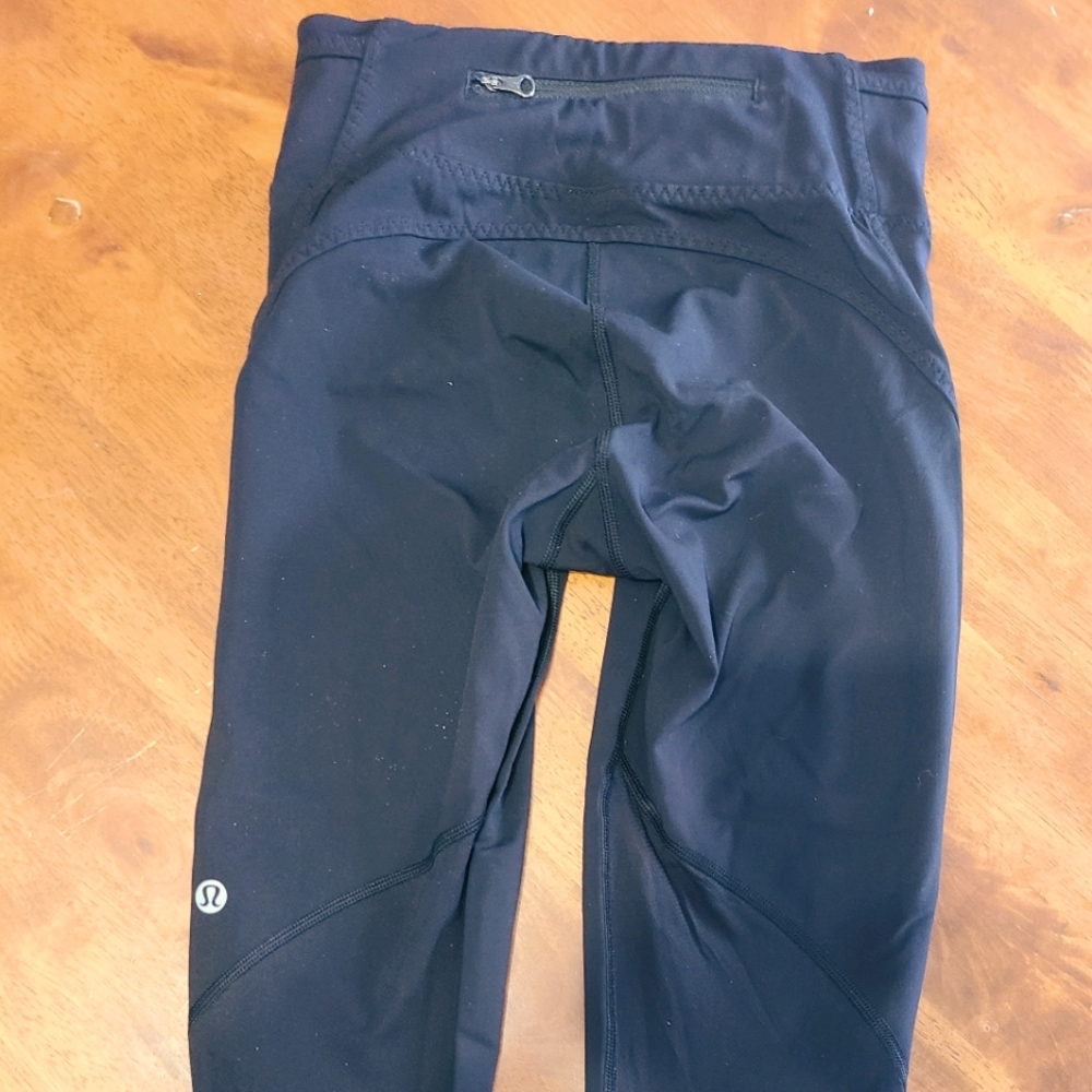 (Sold)Cropped leggings size 2 Lululemon black